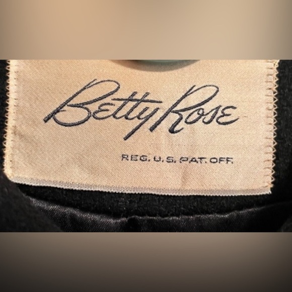 Vintage 1940s Betty Rose wool coat - Picture 2 of 3